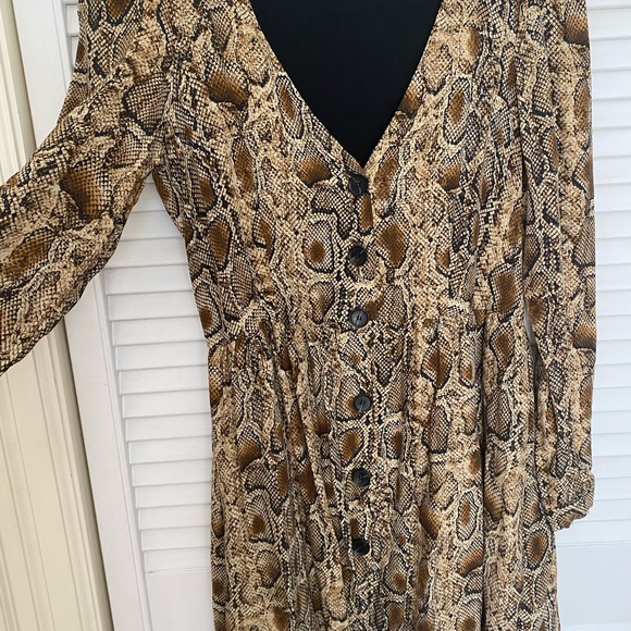Zara snakeskin print mini dress long sleeves - Picture 2 of 6
